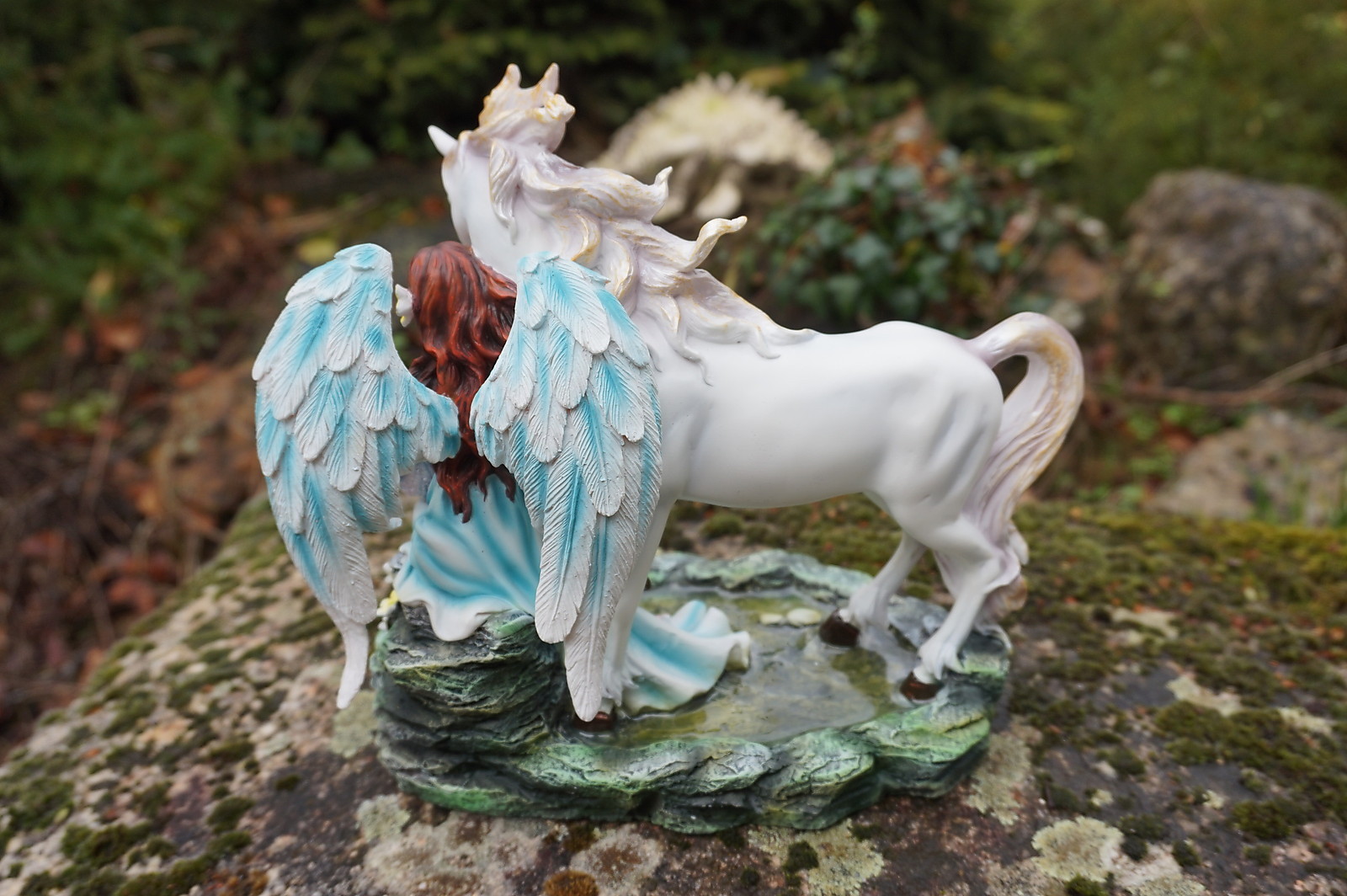 Statuette fée elfe licorne 15490 objet déco heroic fantasy