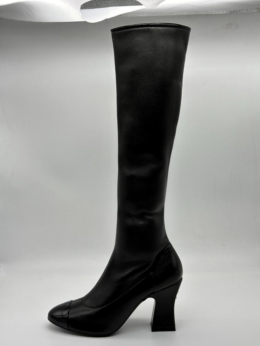 CHANEL 21B Stretch Leather CC Curved Heel Knee High Tall CHANEL 21B Stretch Leather CC Curved Heel Knee High Tall