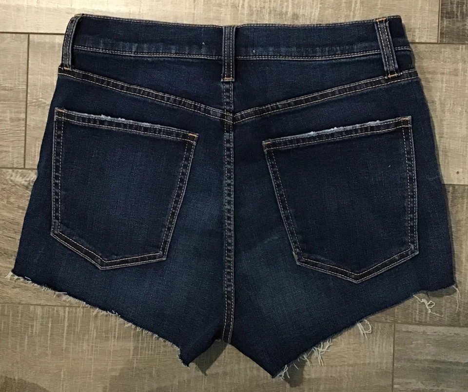 Pantalones cortos de mezclilla para mujer Current/Elliott -talla 27 botón mosca, entrepierna de 2” Foto 2 de 3