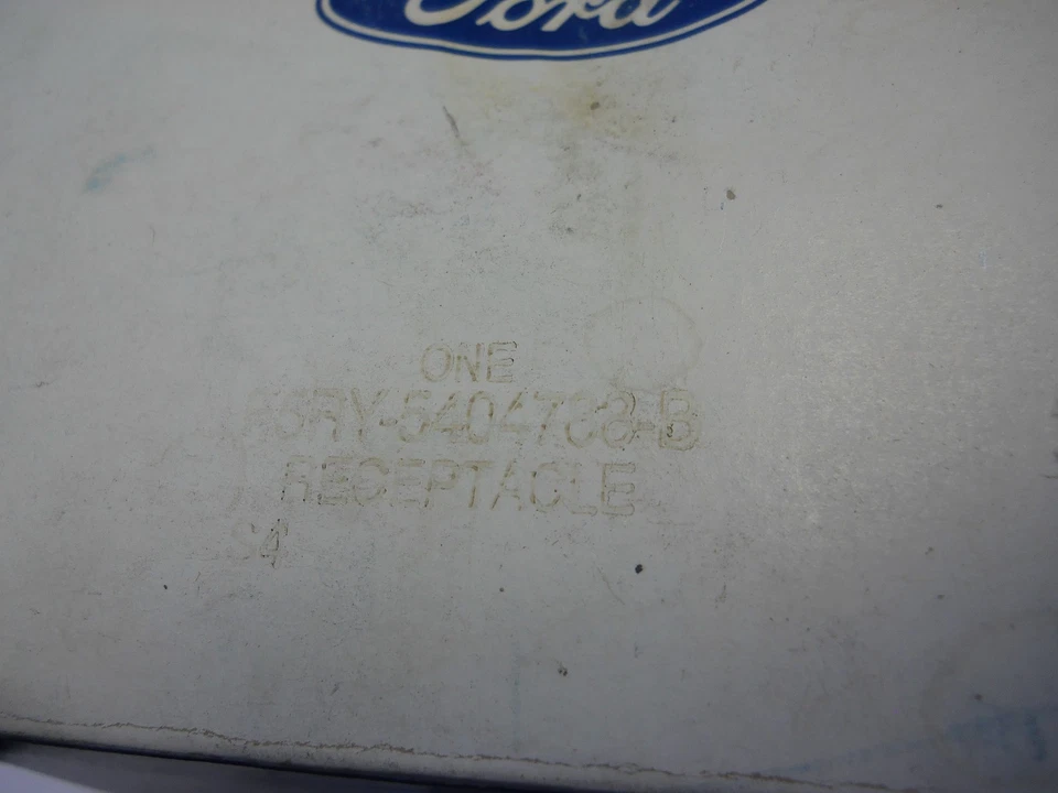 Nuevo de Lote Antiguo 1995 96 97 Mercury Mystique Cenicero Recipiente Foto 2 de 2