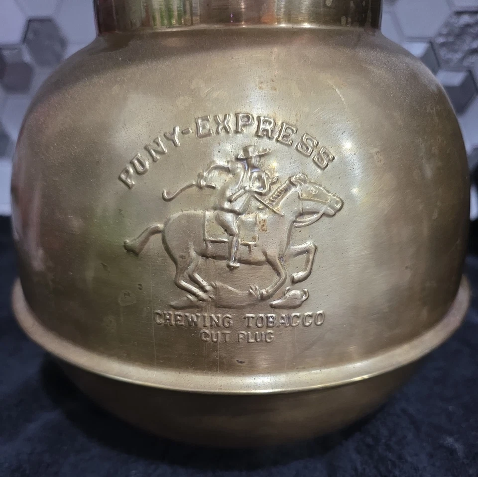 Logotipo de tapón vintage de latón Spittoon Pony Express para masticar corte tabaco 10 pulgadas de alto Foto 2 de 4