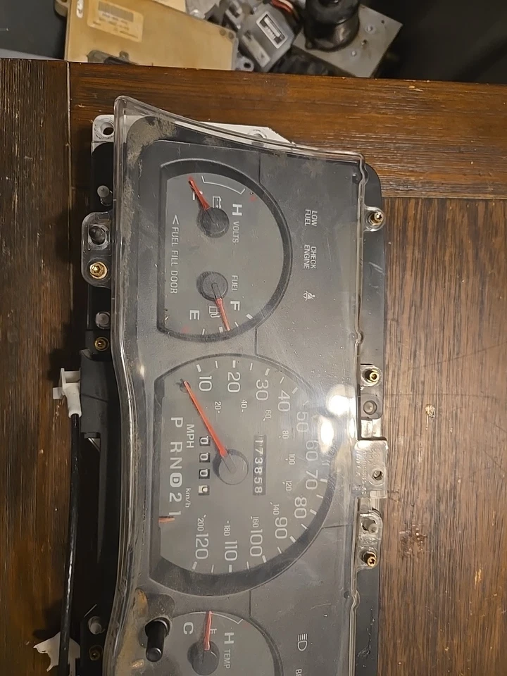 Velocímetro Grand Marquis Crown Vic 1998-2005 173 k F8AF-10C956-AA F2AF10894AC Foto 3 de 4