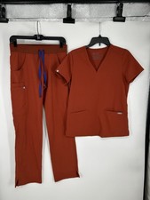 FIGS Technical Scrub Set Casma Top Women's XS Kade Cargo Scrub Pants Auburn