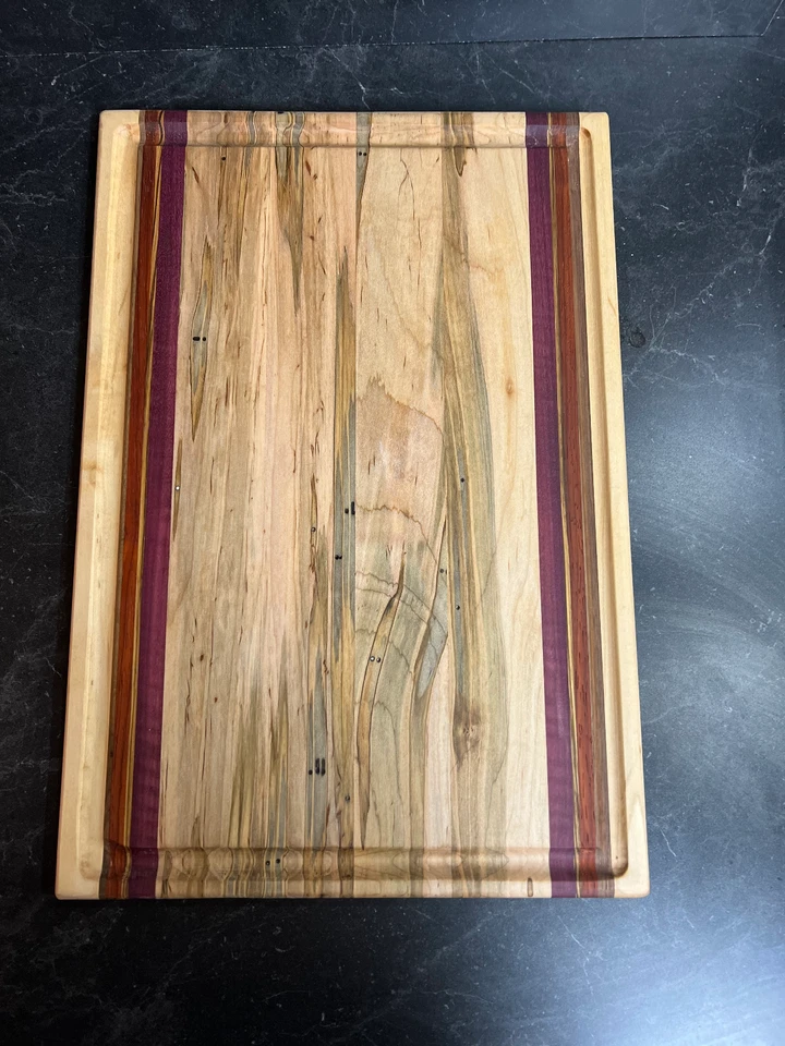 Tabla de cortar de arce ambrosía, hermoso grano y colores perfecta para Navidad Foto 3 de 4