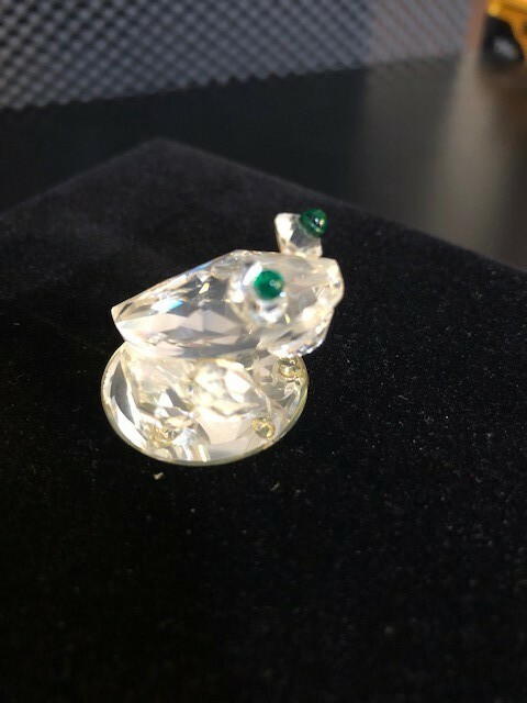 CRYSTAL WORLD Freddy Frog - Handcrafted Full-Cut Crystal Collectible Figurine