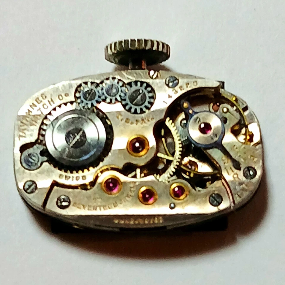 #222,  5 1/2 Lignes  17 Jewel Tavannes Good Balance Assembly Runs & Stops. - Image 2 of 4