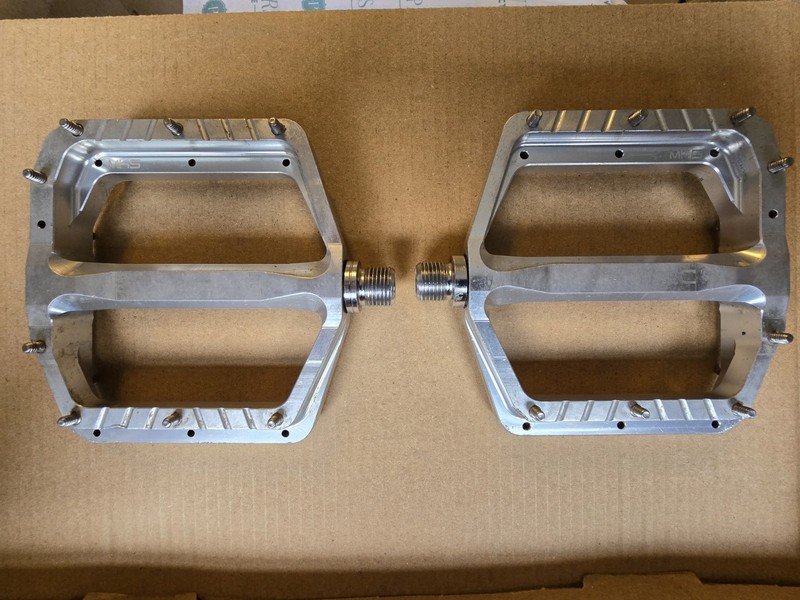Burgtec Penthouse MK5 Flat Pedals - Rhodium Silver (1607)