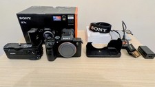 Sony A7iii, very good condition + extra original battery grip + Flash + Case