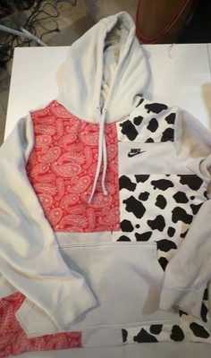 Nike Men's L Pullover Hoodie White/Red/Black Paisley Cow Print Fleece Hooded