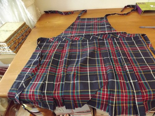 NEW Vera Bradley tartan plaid BIB APRON tablier PLEATED FRONT RET32 NWT - Picture 8 of 9