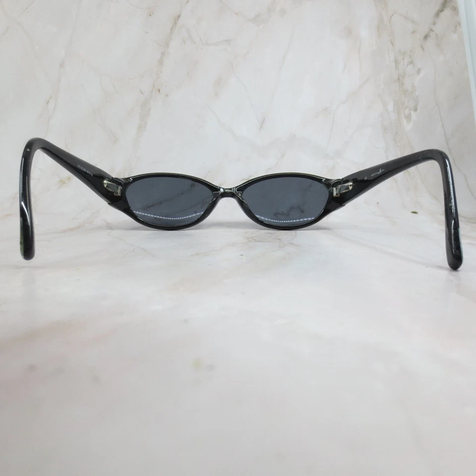 Guess by Marciano 太阳镜框 GM130 女式哑光黑色全边 52-15-135 — 第 4/4 张图片