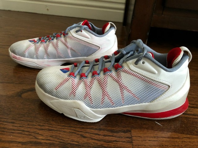 boys basketball shoes size 4