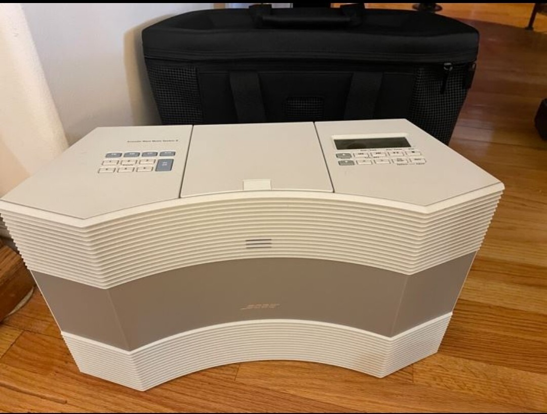 Bose Acoustic Wave Music System II AM FM CD Player w/Carry Bag