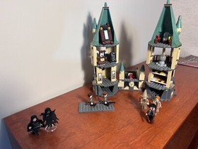 LEGO Harry Potter Hogwarts Castle #4867 Complete. 100% parts and instructions!