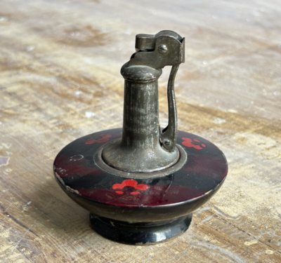 OLD VINTAGE RARE UNIQUE TABLE-WHERE CIGARETTE LIGHTER DECORATIVE,  COLLECTIBLE