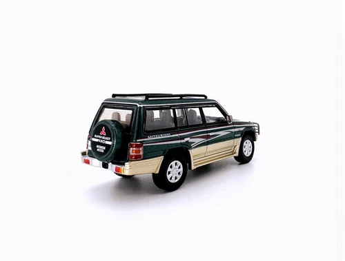 1/87 Plastic car model Mitsubishi Pajero 5 colors - Picture 3 of 18