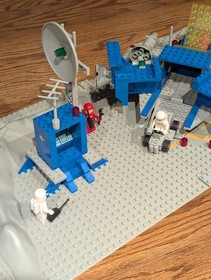 LEGO Space: Galaxy Explorer (497), complete, no box, one extra piece, baseplates