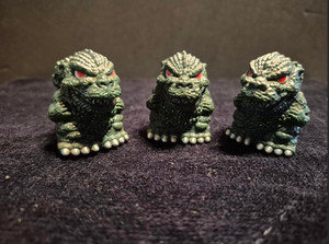 Godzilla 1993 TOHO Mini hard plastic figure/Sold as a set of 3/Pre-owned.