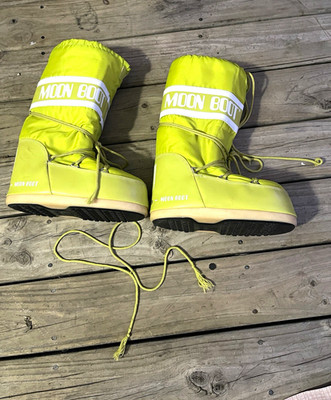 Moon Boot The Original Women s Yellow Nylon Mid-Calf Snow Boots US 9/10.5