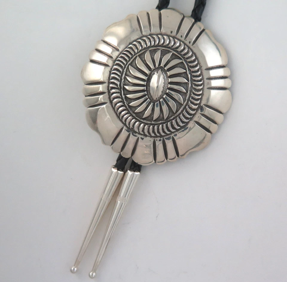 Большой высококачественный галстук-боло из стерлингового серебра с куполом в стиле кончо - Изображение 2 из 4