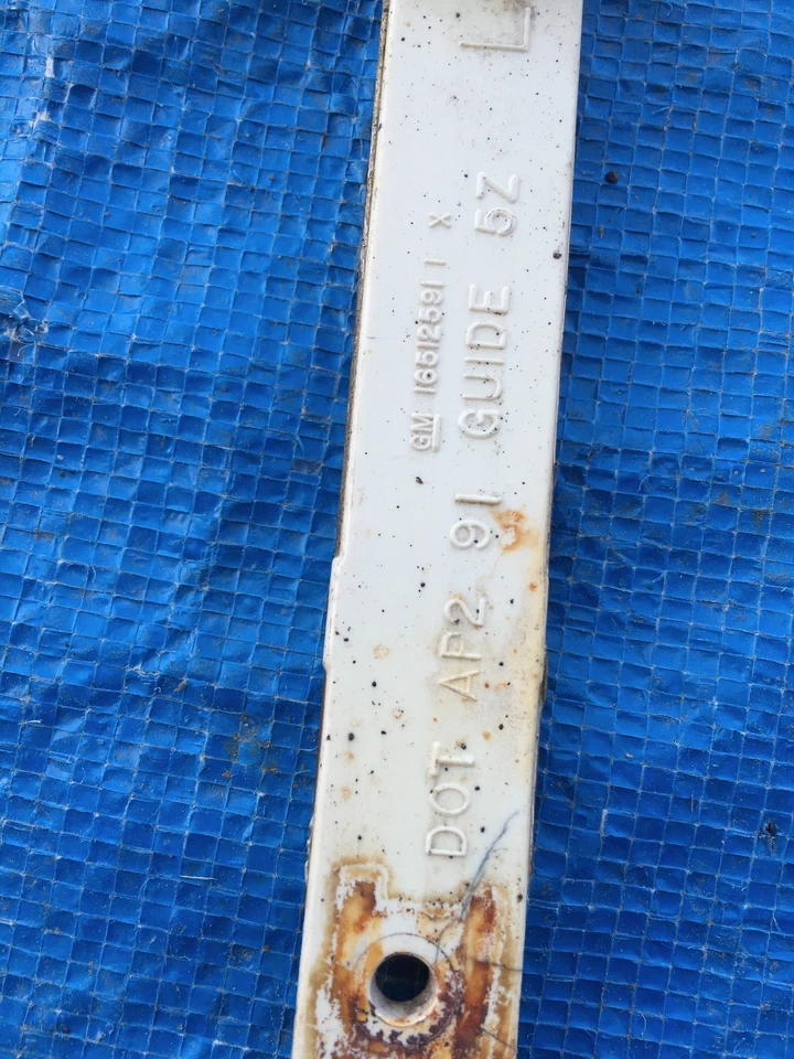 SATURN L/F DRIVER SIDE MARKER LIGHT LAMP LF LEFT FRONT CORNER BUMPER REFLECT OEM - Image 3 of 3