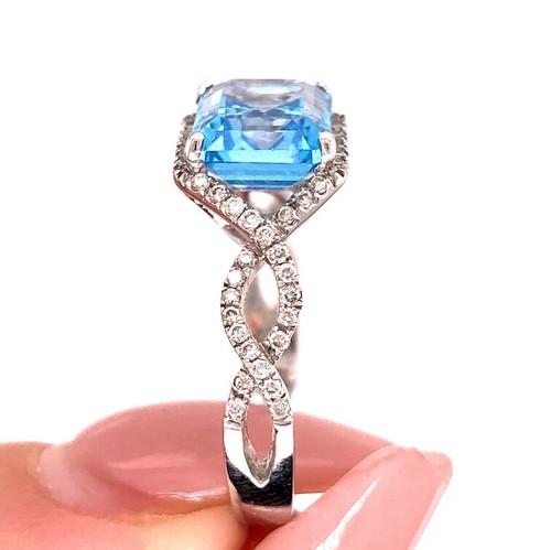3.40ct Blue Topaz and Diamond Right-Hand Ring in 14k White Gold - Picture 2 of 3