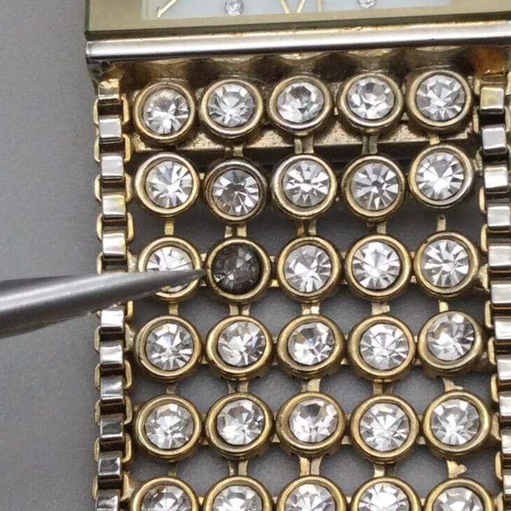 Reloj Isaac Mizrahi Live Mujer 25mm Tono Dorado Brillante Cuadrado Batería Nueva 7" Foto 4 de 4