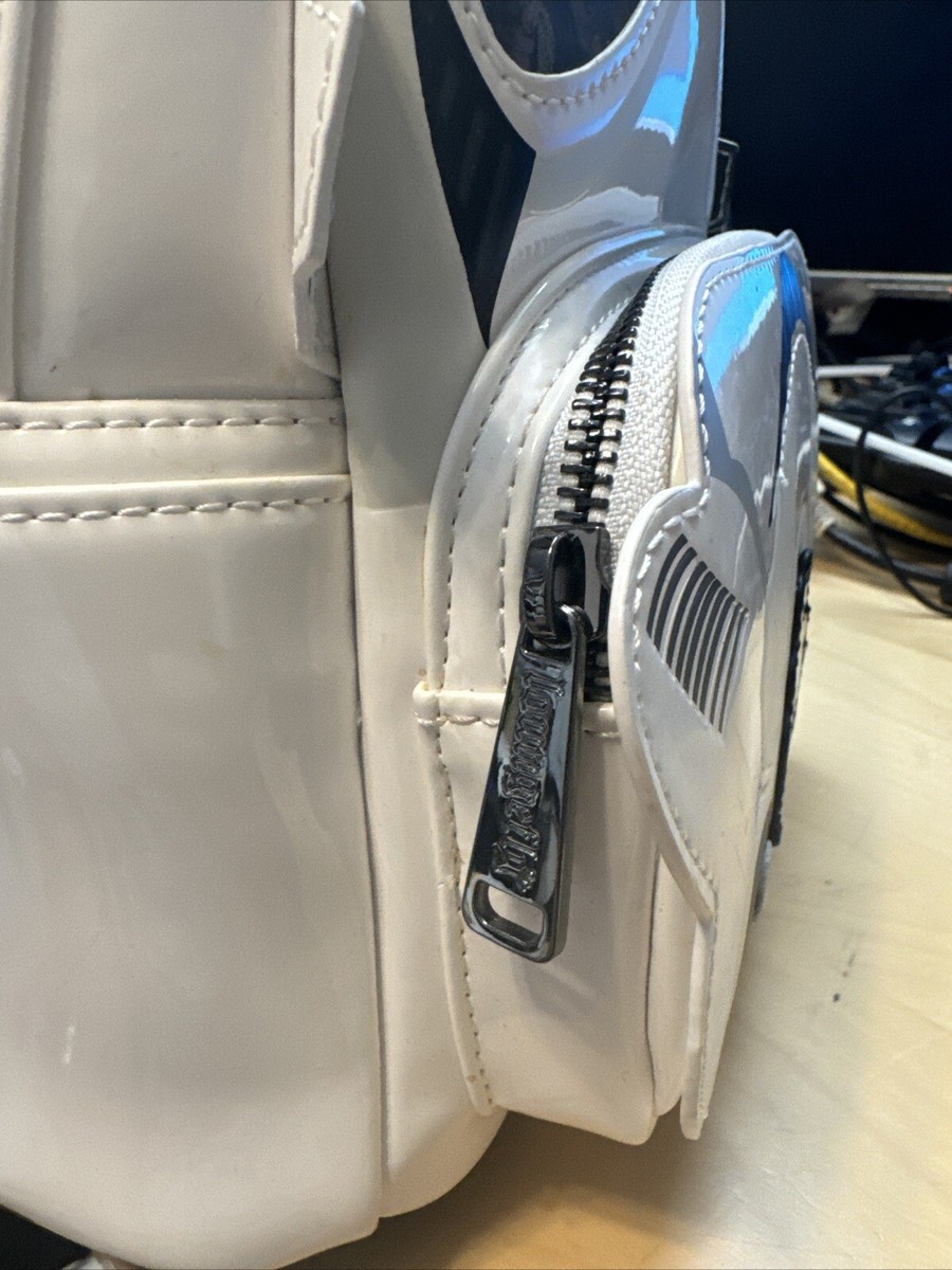 Loungefly - Mini Mochila Star Wars Lenticular Stormtrooper | Universo Funko, Planeta de cómics