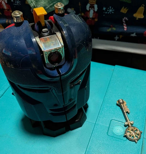 Vintage Auric the Conqueror zord with key