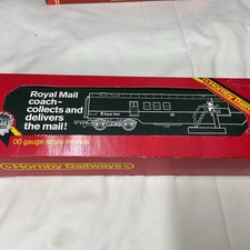 Hornby 00 Gauge R.401 Royal Mail Coach Operating Model Set Boxed