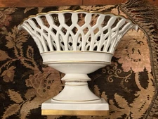 Vista Alegre Portugal Mottahedeh Gilded Reticulated Compote Centerpiece Bowl 12"