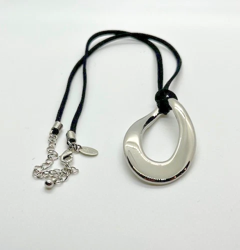 Collar Vintage Lia Sophia Torque Tono Plata Colgante 2.25" 18-21" Cierre Langosta Foto 3 de 4