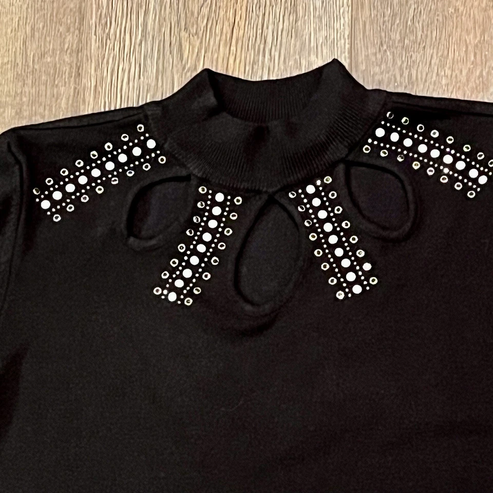 Suéter Top VENUS Para Mujer M Sexy Recortado Negro BOHO Cuentas Cuello Simulado Manga Larga Foto 2 de 4