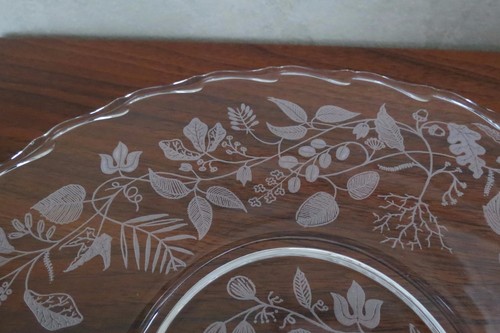Fostoria Century Leaf Etched 2 handled Platter - Picture 4 of 7
