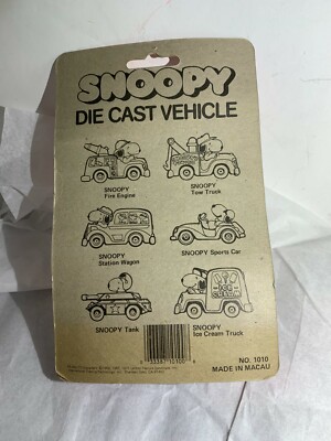 Vintage Hasbro Snoopy Handfuls Mini Die Cast Snoopy In Red Macau