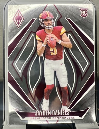 2024 Panini Phoenix - Rookies 6 QB Class, Jayden Daniels, Bo, MPJ, CW, JJ, Drake - Bild 1 von 12