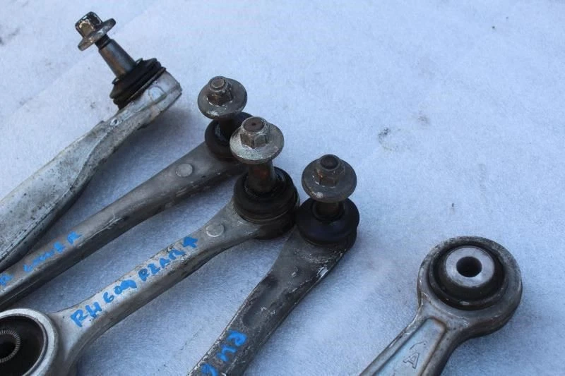 Lexus LS460 2007 lado del pasajero derecho brazos de control inferiores traseros 5 piezas Foto 4 de 4