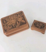 Vtg Lazer Cut Floral Wood Music Box Set Blue Hawaii Evergreen Music