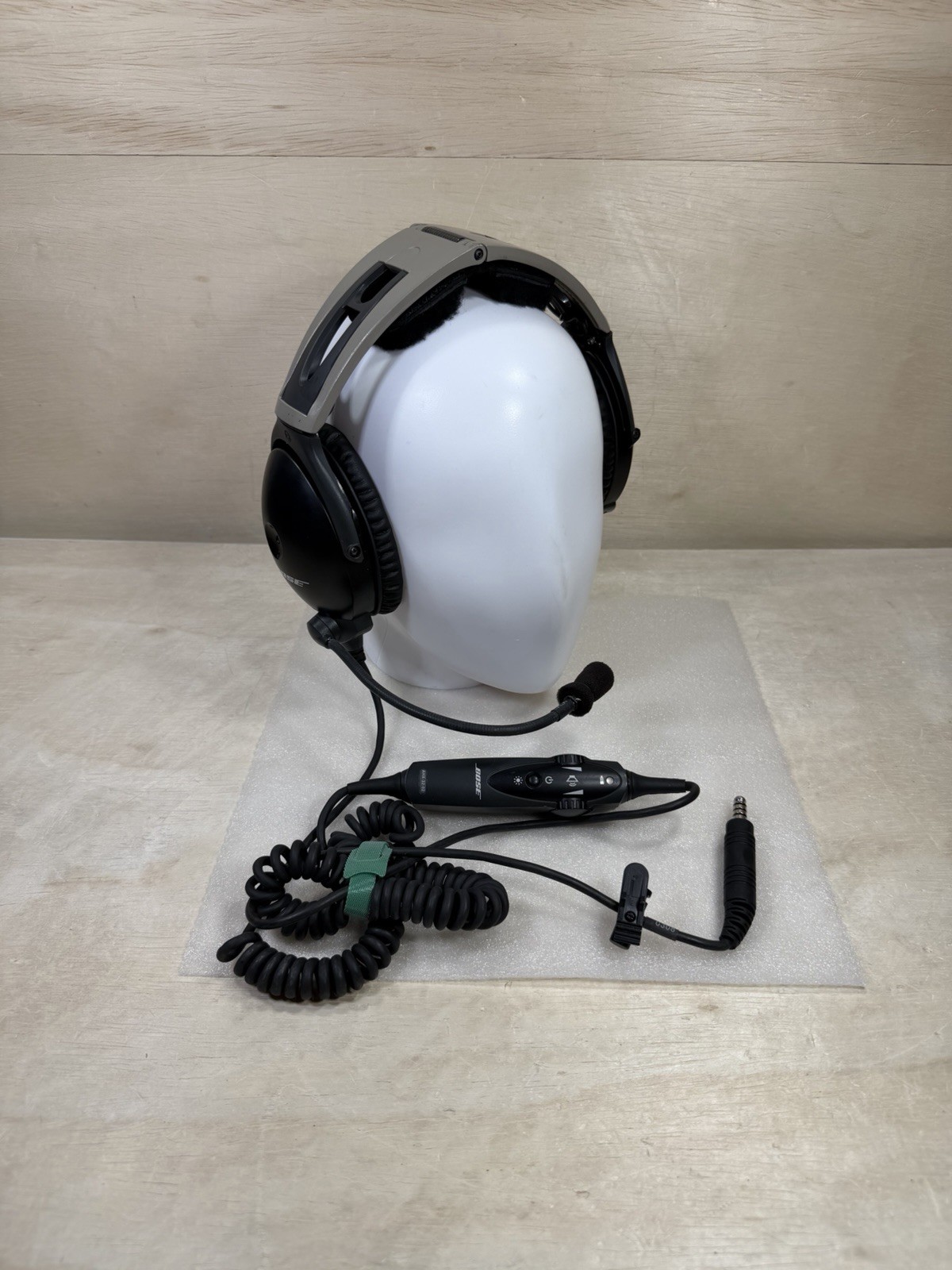 Bose Aviation Headset AH/ANC 32108) - Active Noise Cancellin