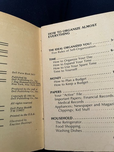 Vintage How to Organize Almost Every Thing Dell Purse Book #3643 - Picture 3 of 5