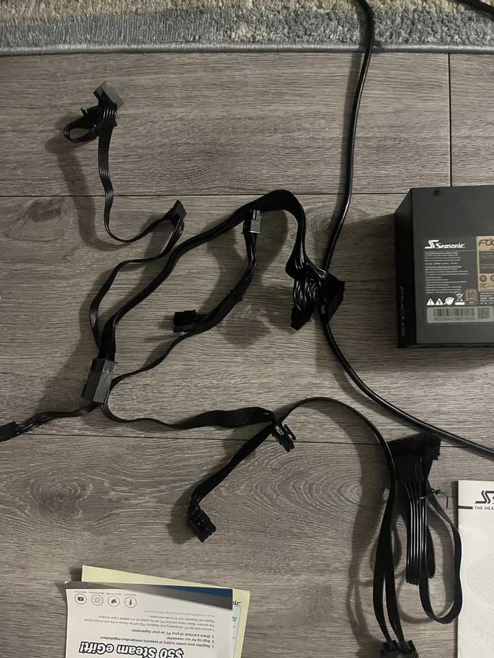 Unidad de fuente de alimentación (PSU) Seasonic Focus GX de 500 vatios de factor de forma pequeño Foto 4 de 4