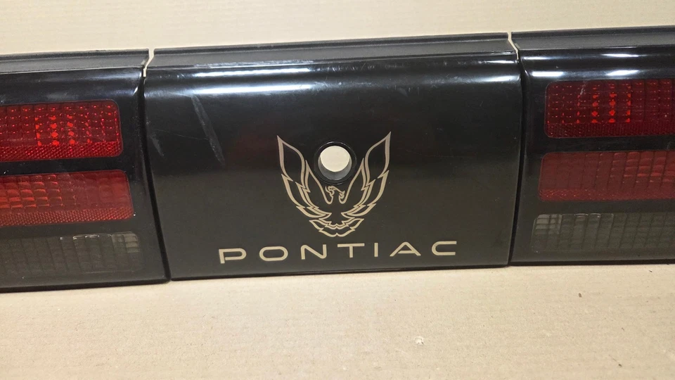 1985-1991 Pontiac Firebird/Trans Am rear tail light assembly set - Image 3 of 4