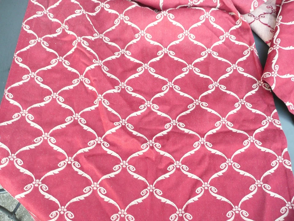 tissu ancien vintage en métis fond rouge 0,59 m x 2,90 m - Photo 2/4