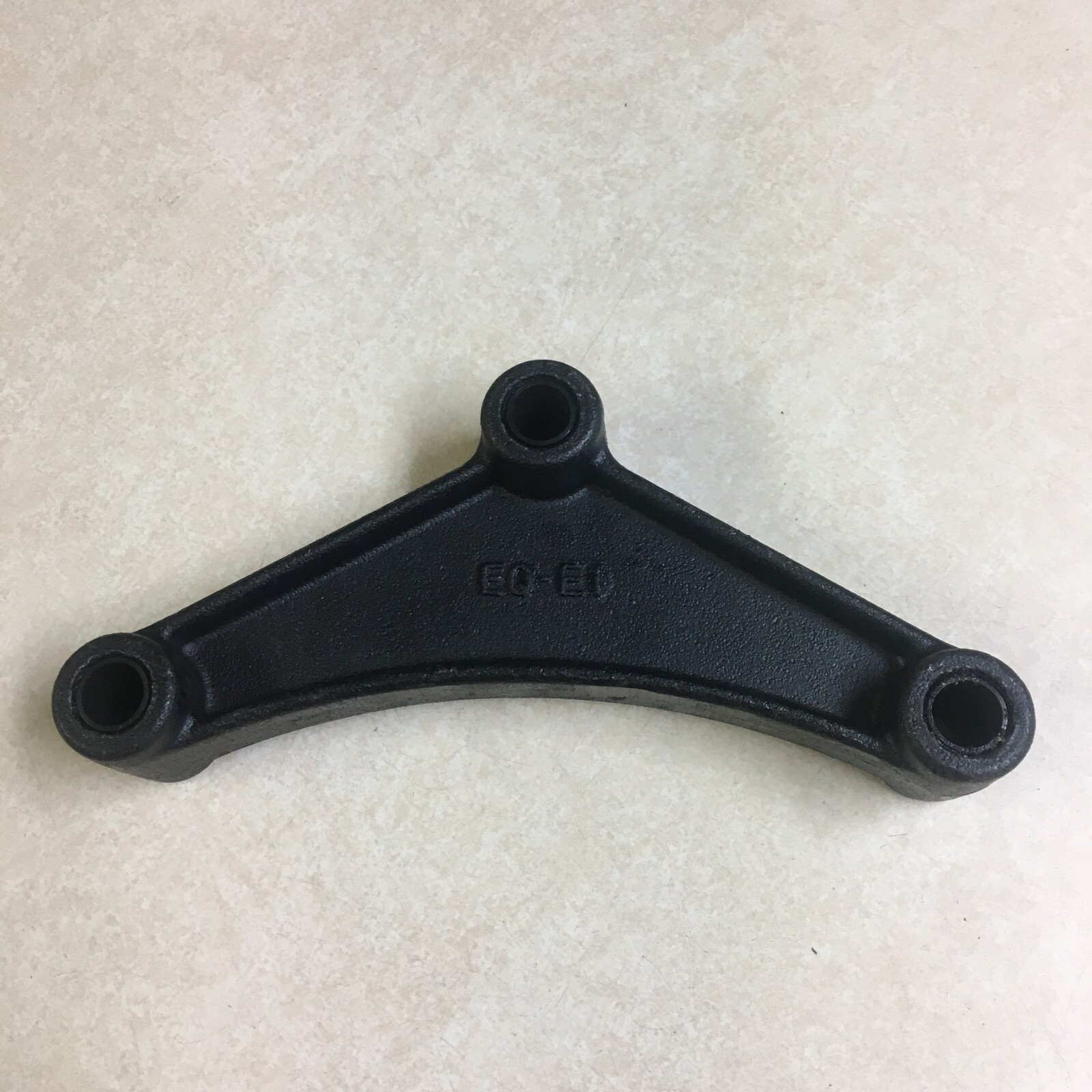 Triangular Rocker For Suspension Triangular Equalizer Rocker Bar for Double Eye Leaf Springs 7-3/4