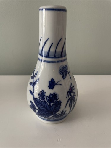 Asian Inspired Blue and White Chinoiserie Bud Vase 5” Tall - Picture 3 of 10