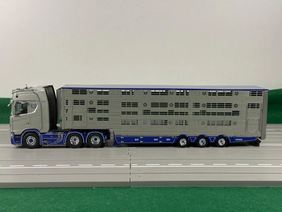 Tekno truck models, Scania S580 6X2 Pezzaioli Livestock Trailer , A.W. SHORTT - Image 3 of 4