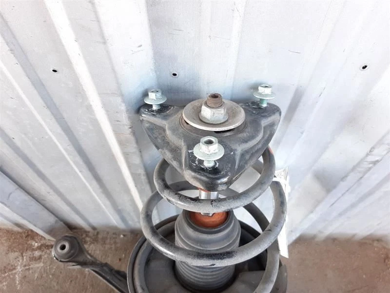 Apoio de braço de controle do eixo de suspensão dianteiro esquerdo Porsche 911 Carrera 2001 - Imagem 3 de 4