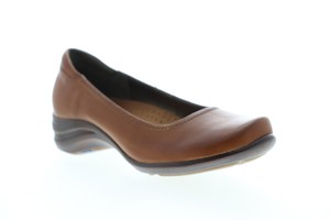 hush puppies alter pump