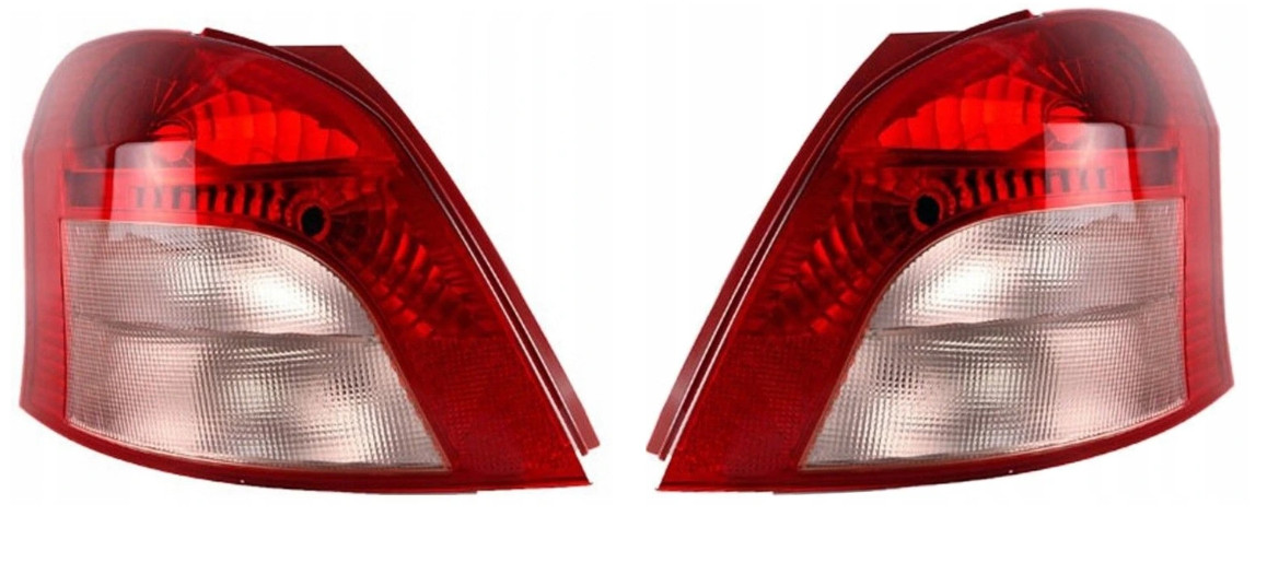 Feu arrière Toyota Yaris 2005-2010 gauche et droit avec ampoules