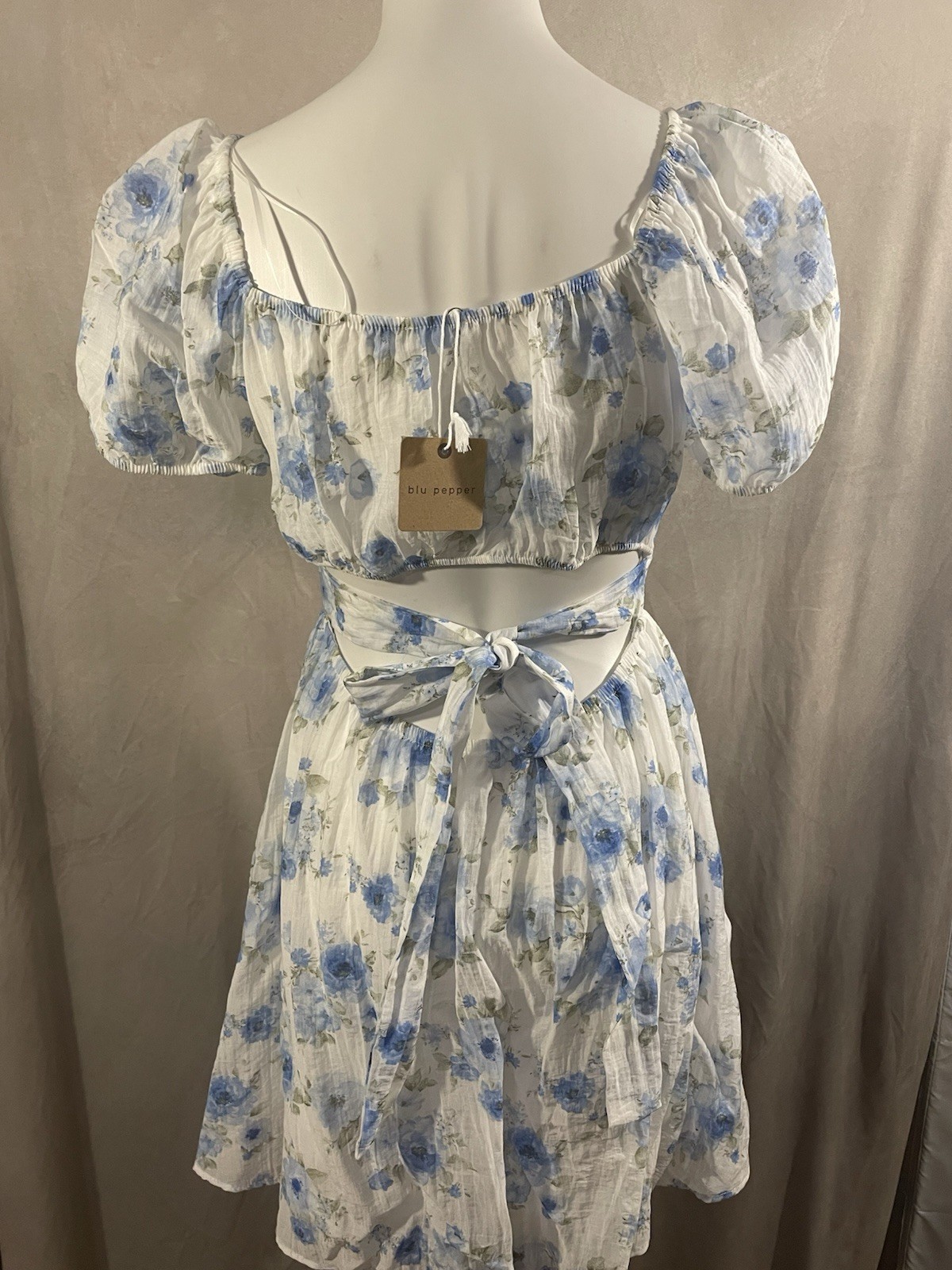 Blu Pepper Fit 'n Flare Dress Blue and White Floral Peekaboo Back New  LG Mini